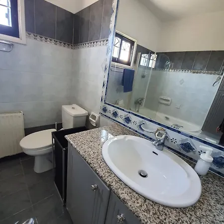 Appartamento Bright And Cozy 2-bedroom In