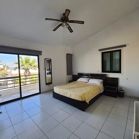 Apartment Bright And Cozy 2-bedroom In Strovolos