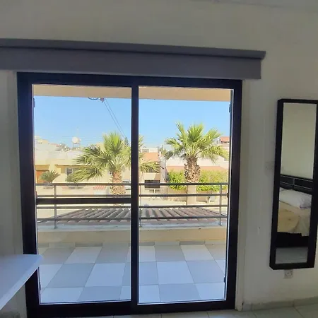 Bright And Cozy 2-bedroom In Apartment Strovolos
