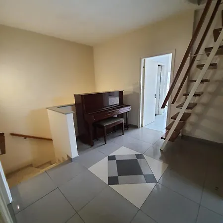 Bright And Cozy 2-bedroom In Apartment