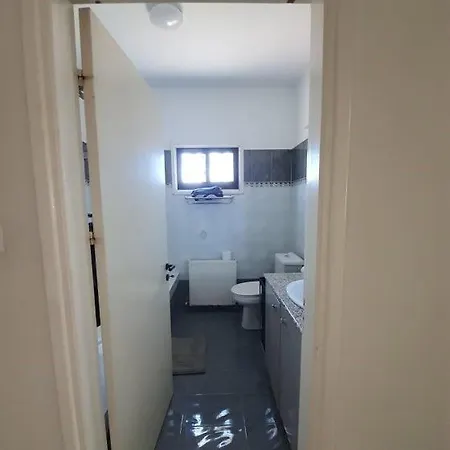 Bright And Cozy 2-bedroom In Strovolos