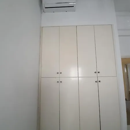 Bright And Cozy 2-bedroom In Apartment *