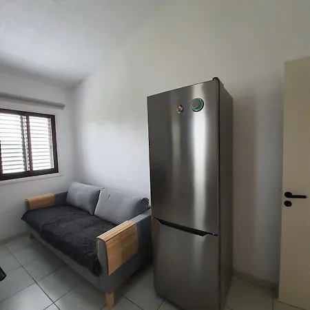 Bright And Cozy 2-bedroom In