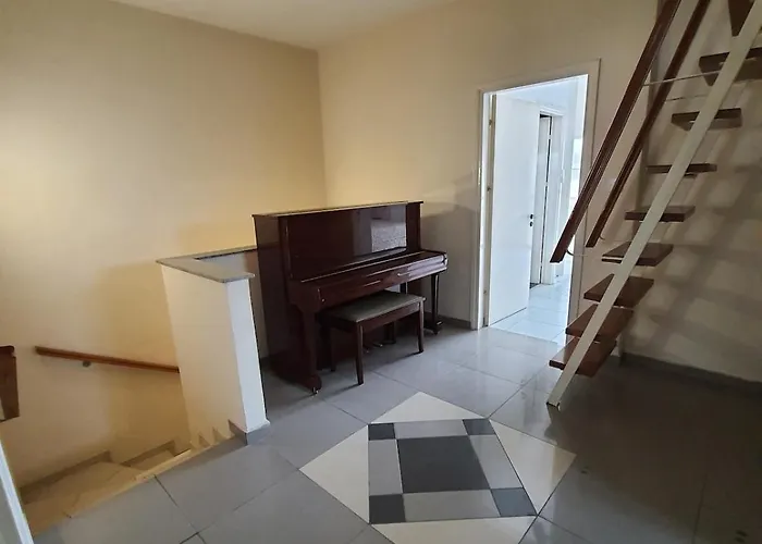 Bright And Cozy 2-bedroom In アパート