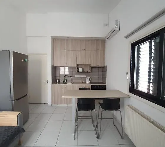 Bright And Cozy 2-bedroom In アパート