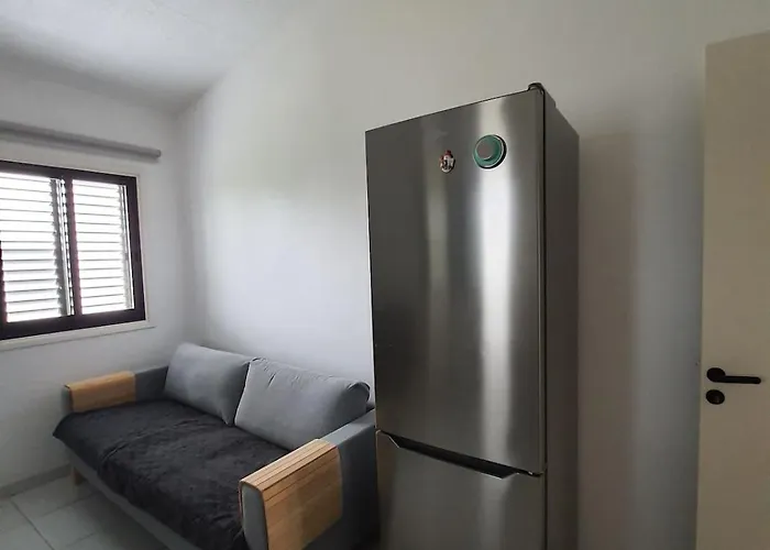 Bright And Cozy 2-bedroom In